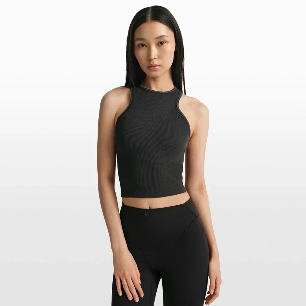 Nike Skims Ribbed Seamless Racer Front Tank in Obsidian Black - Picture 2 of 8